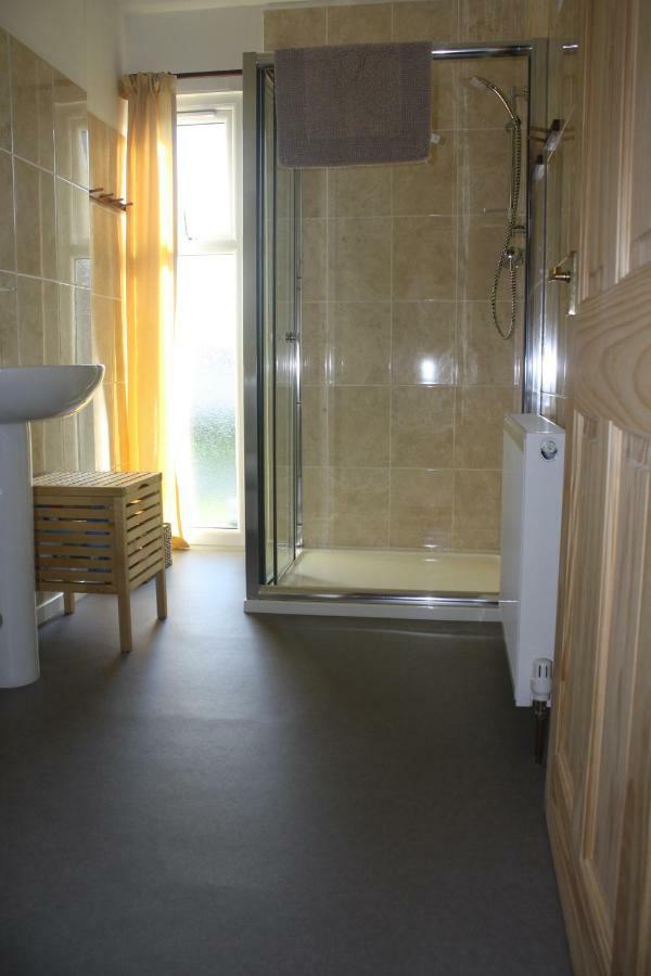 Inver Bay Apartment Tain Esterno foto